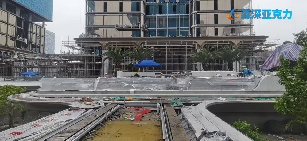 弧形亚克力游泳池