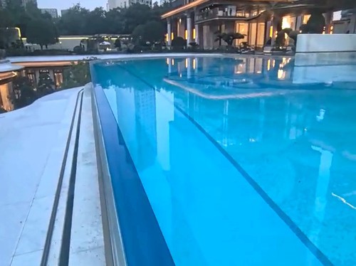 杭州上城区大型弧形亚克力无边泳池